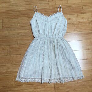 EUC Abercrombie & Fitch Cream Lace Dress